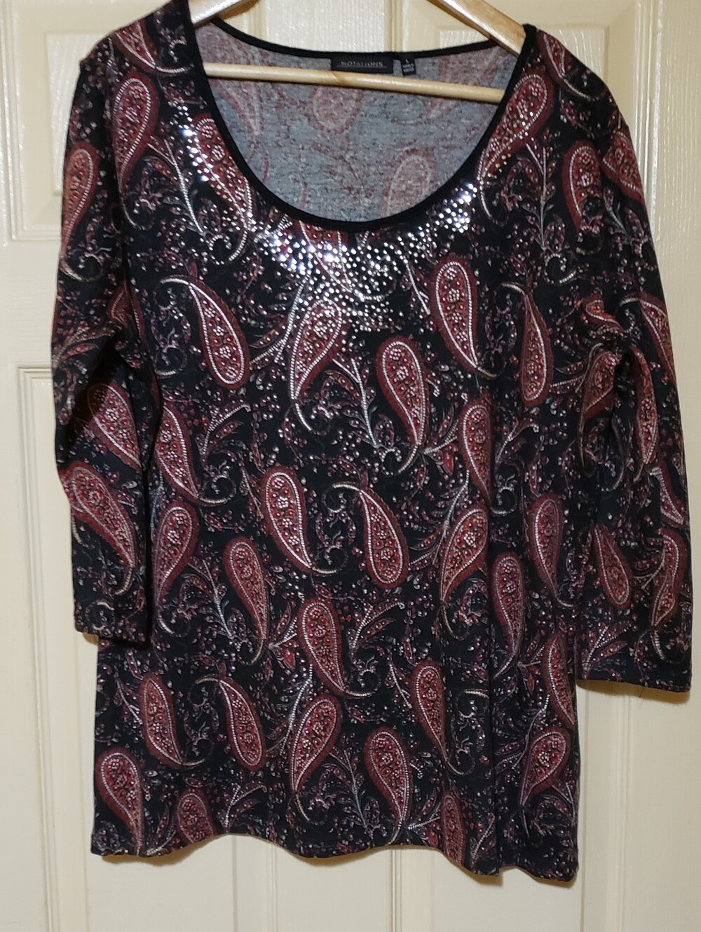 Women's Paisley Scoop Neck Top - Black/Burgundy & Silver Metallic.